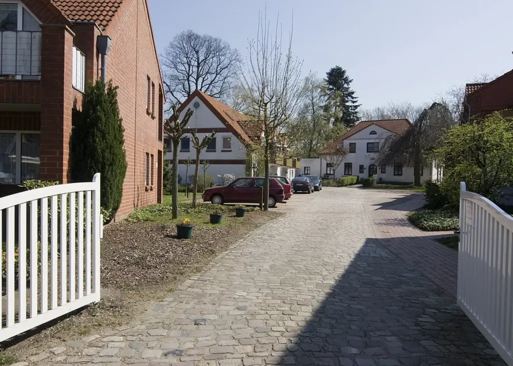 Auffahrt der Wohnanlage in Arsten